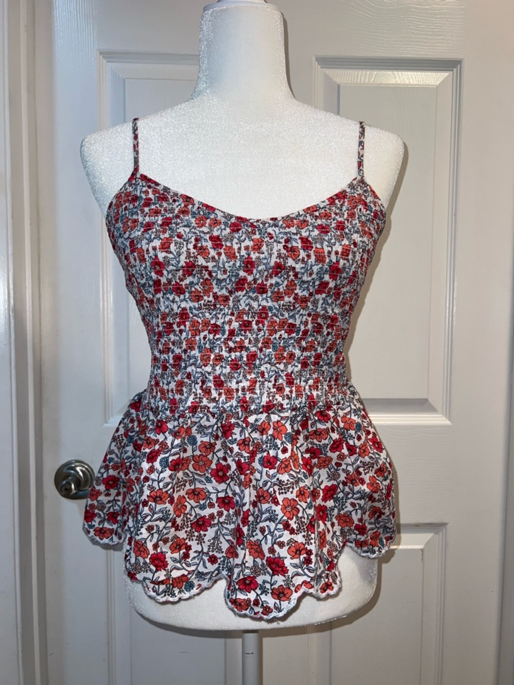 No Boundaries Red and White Floral Smocked Peplum Cami size XL